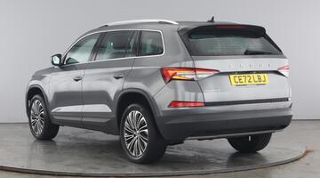 2022 Škoda TSI ACT SE L Executive Euro 6 5-door (7 Seat) (Grey) - Image: 3