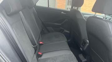 2024 Volkswagen TSI Style Euro 6 5-door (Black) - Image: 32