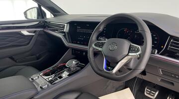 2025 Volkswagen 3.0 V6 TSI eHybrid 14.3kWh R Tiptronic 4Motion Euro 6 5-door (Grey) - Image: 6