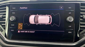 2019 Volkswagen 2.0 TDI R-Line Euro 6 5-door (Black) - Image: 16