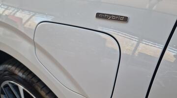 2025 Audi E-hybrid Launch Edition Sportback S Tronic Euro 6 5-door 26kWh (White) - Image: 7
