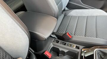 2025 Volkswagen TSI R-Line DSG 2WD Euro 6 2-door (Black) - Image: 56