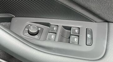 2025 Volkswagen ETSI MHEV R-Line DSG Euro 6 5-door (Grey) - Image: 23