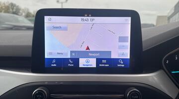 2020 Ford EcoBlue Zetec Euro 6 5-door (Red) - Image: 23