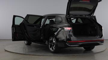 2025 Volkswagen 2.0 TSI R-Line DSG Euro 6 5-door (Black) - Image: 11