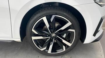 2025 Škoda 1.0 TSI Monte Carlo Edition DSG Euro 6 5-door (White) - Image: 5