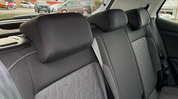 2025 Volkswagen 1.0 TSI Match Euro 6 5-door (Silver) - Image: 42