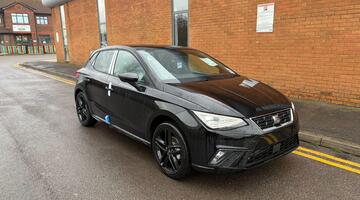 2026 SEAT FR Black Edition 1.0 TSI Petrol 115 6-speed manual (Black) - Image: 4