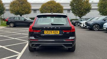 2025 Volvo 2.0 B5 MHEV Plus Auto Euro 6 5-door (Black) - Image: 10