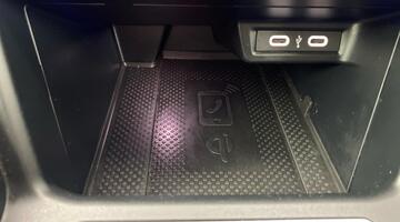 2024 Volkswagen 1.0 TSI R-Line DSG Euro 6 5-door (Black) - Image: 25