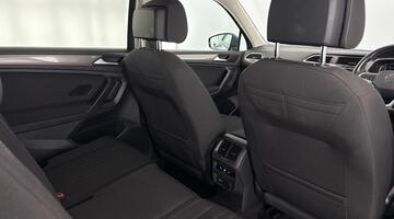 2022 Volkswagen 2.0 TDI Life DSG Euro 6 5-door (Blue) - Image: 28