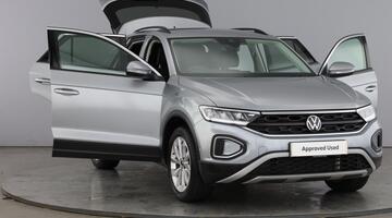 2025 Volkswagen TSI Match Euro 6 5-door (Silver) - Image: 9