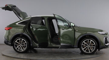 2025 Audi 2.0 TDI Launch Edition Sportback S Tronic quattro Euro 6 5-door (Green) - Image: 10