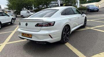 2025 Volkswagen 2.0 TSI R Fastback DSG 4Motion Euro 6 5-door (White) - Image: 18