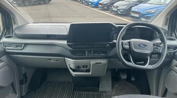 2025 Ford 2.0 320 EcoBlue Titanium Luxe Auto LEuro 6 5-door (Grey) - Image: 8