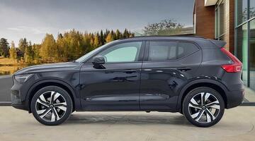 2025 Volvo 2.0 B4 MHEV Plus DCT Auto Euro 6 5-door (Black) - Image: 6