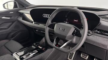 2025 Audi SQ6 SUV Edition 1 e-tron 360,00 kW (Black) - Image: 6