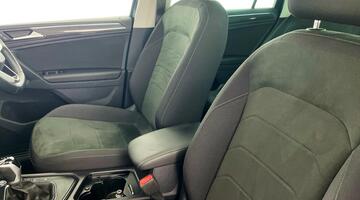 2023 Volkswagen TSI 13kWh Elegance DSG Euro 6 5-door (Blue) - Image: 38