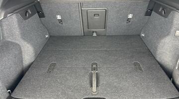 2024 Volvo 2.0 B3 MHEV Plus DCT Auto Euro 6 5-door (Grey) - Image: 16