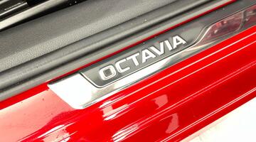 2025 Škoda 2.0 TSI vRS DSG Euro 6 5-door (Red) - Image: 25