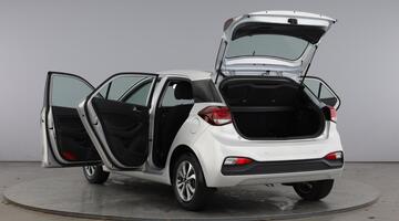 2020 Hyundai SE Launch Edition Euro 6 5-door (Grey) - Image: 11