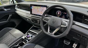 2025 Volkswagen TSI eHybrid 19.7kWh R-Line DSG Euro 6 5-door (White) - Image: 6