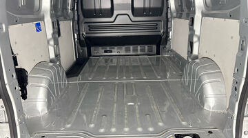 2025 Volkswagen 2.0 TDI T30 Commerce Plus FWD SWB Euro 6 5-door (Grey) - Image: 23