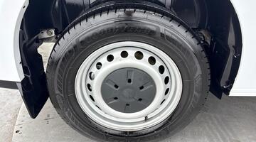 2025 Volkswagen 2.0 TDI T28 Commerce Plus FWD SWB Euro 6 5-door (White) - Image: 15