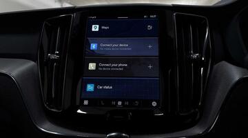 2025 Volvo 2.0 B5 MHEV Plus Auto Euro 6 5-door (White) - Image: 11