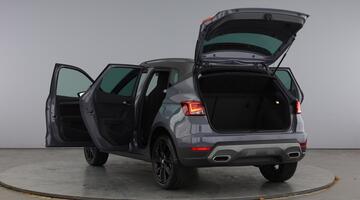 2025 SEAT 1.0 TSI FR Black Edition Euro 6 5-door (Multicolour) - Image: 11