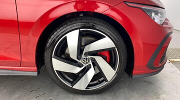2024 Volkswagen 2.0 TSI GTI Euro 6 5-door (Red) - Image: 5