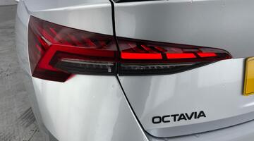 2025 Škoda TSI ACT SportLine Euro 6 5-door (Silver) - Image: 31