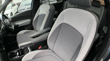 2020 Volkswagen Pro Performance 58kWh Family Auto 5-door (Blue) - Image: 43