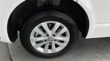 2025 Volkswagen 2.0 TDI T28 Highline FWD SWB Euro 6 5-door (White) - Image: 31