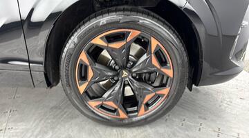 2025 CUPRA 2.0 TSI VZ1 DSG 4-doorive Euro 6 5dr (Black) - Image: 5