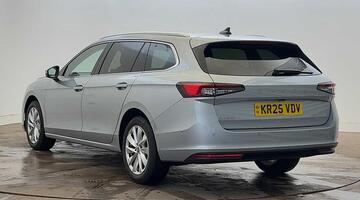 2025 Škoda 2.0 TDI SE Technology DSG Euro 6 5-door (Silver) - Image: 3