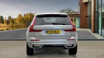 2025 Volvo 2.0h T8 18.8kWh Ultra Dark Auto Euro 6 5-door (Silver) - Image: 4