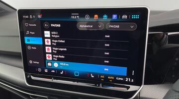 2025 Volkswagen ETSI MHEV R-Line DSG Euro 6 5-door (Grey) - Image: 26