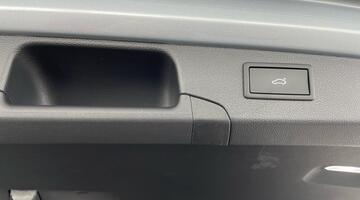 2025 Volkswagen TSI eHybrid 19.7kWh R-Line DSG Euro 6 5-door (Silver) - Image: 38