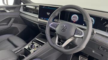 2025 Volkswagen 2.0 TSI R-Line DSG 4Motion Euro 6 5-door (Purple) - Image: 6