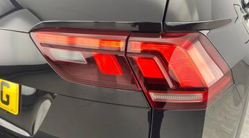 2022 Volkswagen TSI R-Line DSG Euro 6 5-door (Black) - Image: 29