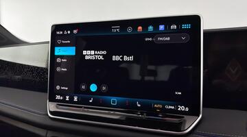 2025 Volkswagen 2.0 TDI R-Line DSG Euro 6 5-door (Grey) - Image: 16