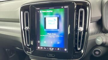 2025 Volvo 2.0 B4 MHEV Plus DCT Auto Euro 6 5-door (Grey) - Image: 27