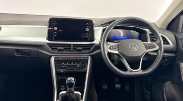 2023 Volkswagen 1.0 TSI Life Euro 6 5-door (Black) - Image: 8