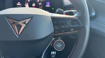 2025 CUPRA 2.0 TSI VZ1 DSG 4-doorive Euro 6 5dr (Grey) - Image: 31