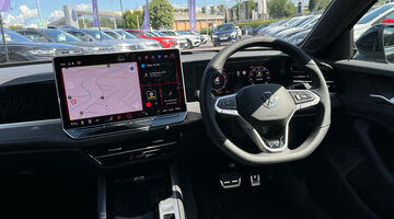 2025 Volkswagen ETSI MHEV R-Line DSG Euro 6 5-door (Black) - Image: 43