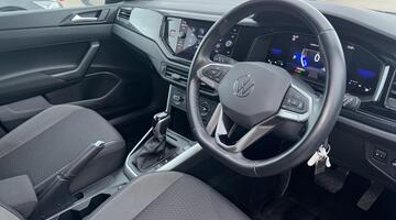 2024 Volkswagen 1.0 TSI Life DSG Euro 6 5-door (Black) - Image: 6