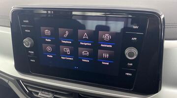 2025 Volkswagen TSI Match DSG Euro 6 5-door (Blue) - Image: 18