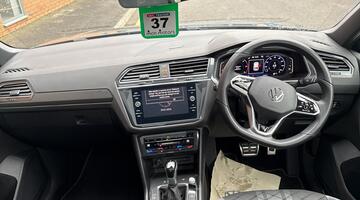 2023 Volkswagen 2.0 TDI R-Line DSG Euro 6 5-door (Grey) - Image: 8