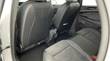 2025 Volkswagen Pro 77kWh Match Tourer Auto 5-door (White) - Image: 1